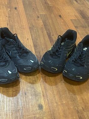 Nike AirMax Men's Athletic Shoes selling as a pair Platinum & Black Gold & Black